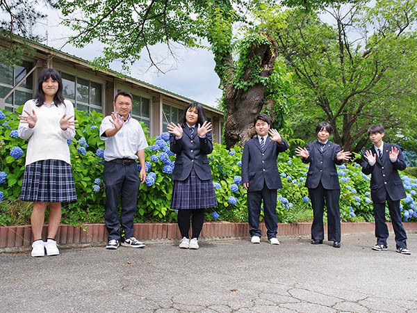 荒砥高等学校制服写真