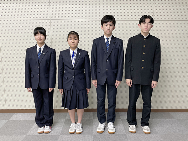 山形東高等学校制服写真
